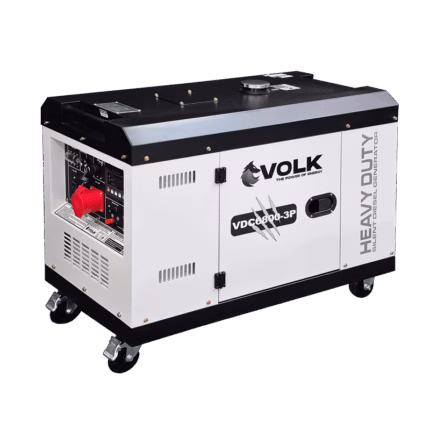 Planta eléctrica diésel trifásica VOLK VDC6800-3P 7.8 kVA con cabina insonorizada y diseño compacto.