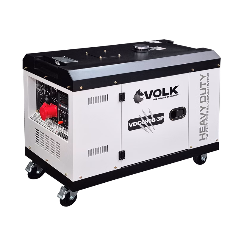 Planta eléctrica diésel trifásica VOLK VDC6800-3P 7.8 kVA con cabina insonorizada y diseño compacto.